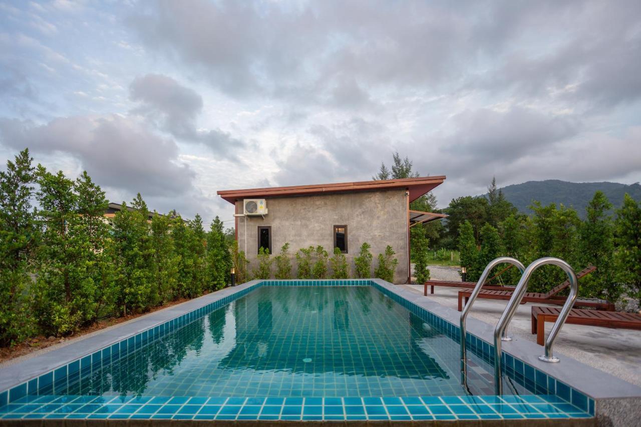 Malinee Resort Bang Tao Beach  Exterior foto