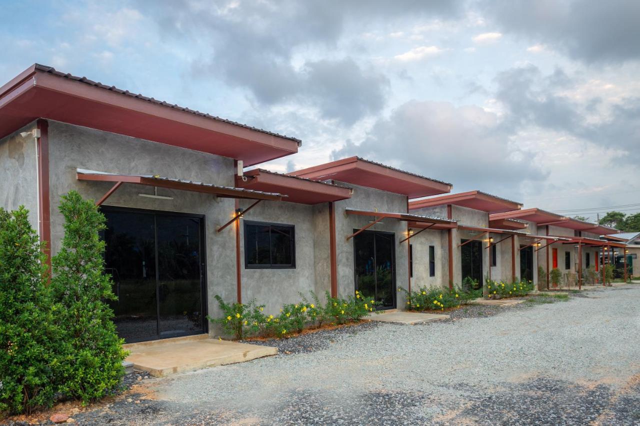 Malinee Resort Bang Tao Beach  Exterior foto