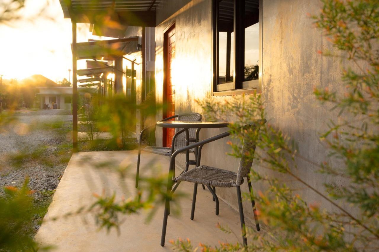 Malinee Resort Bang Tao Beach  Exterior foto